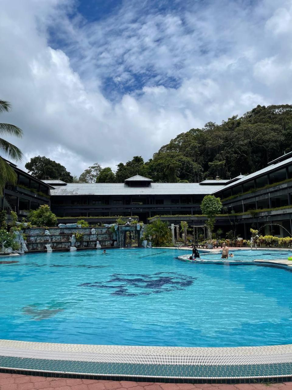 Beach Resort - Arwana Perhentian Besar Kampung Kuala Besut Exteriör bild