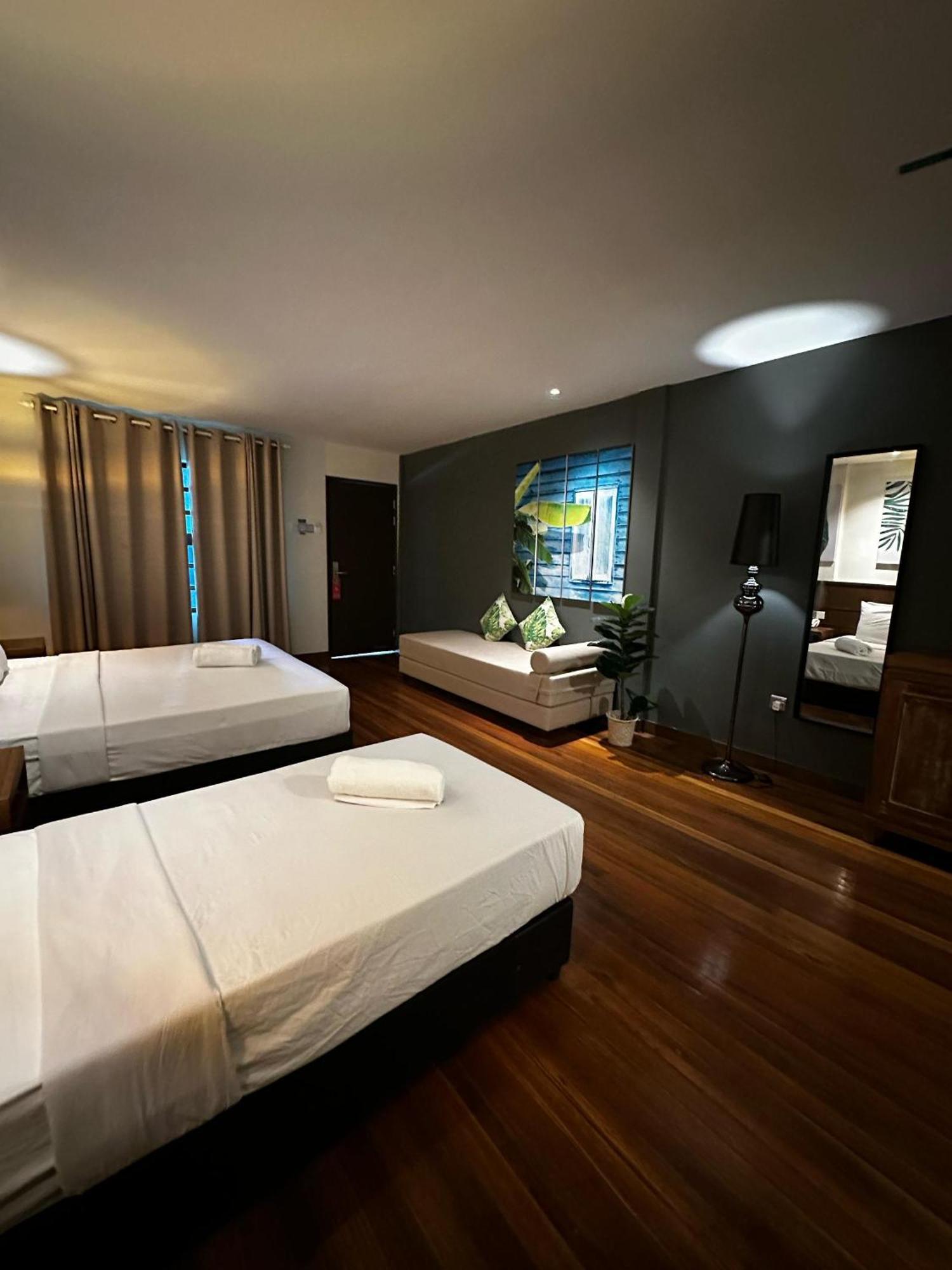 Beach Resort - Arwana Perhentian Besar Kampung Kuala Besut Exteriör bild