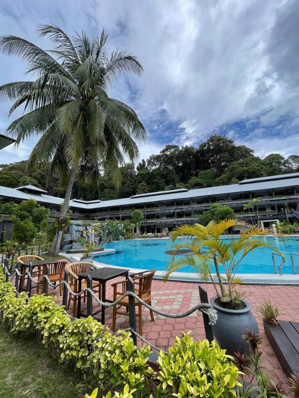 Beach Resort - Arwana Perhentian Besar Kampung Kuala Besut Exteriör bild
