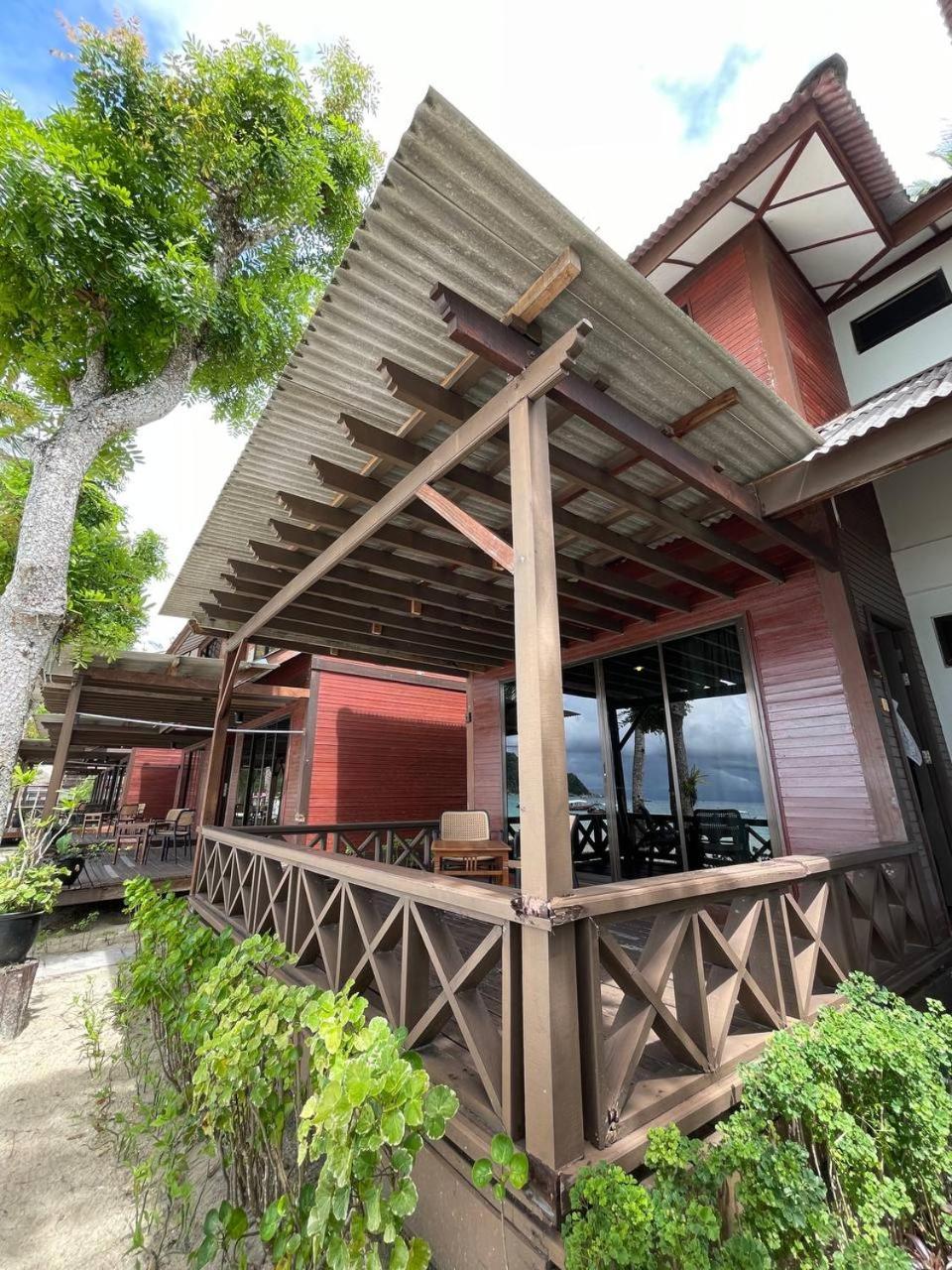 Beach Resort - Arwana Perhentian Besar Kampung Kuala Besut Exteriör bild