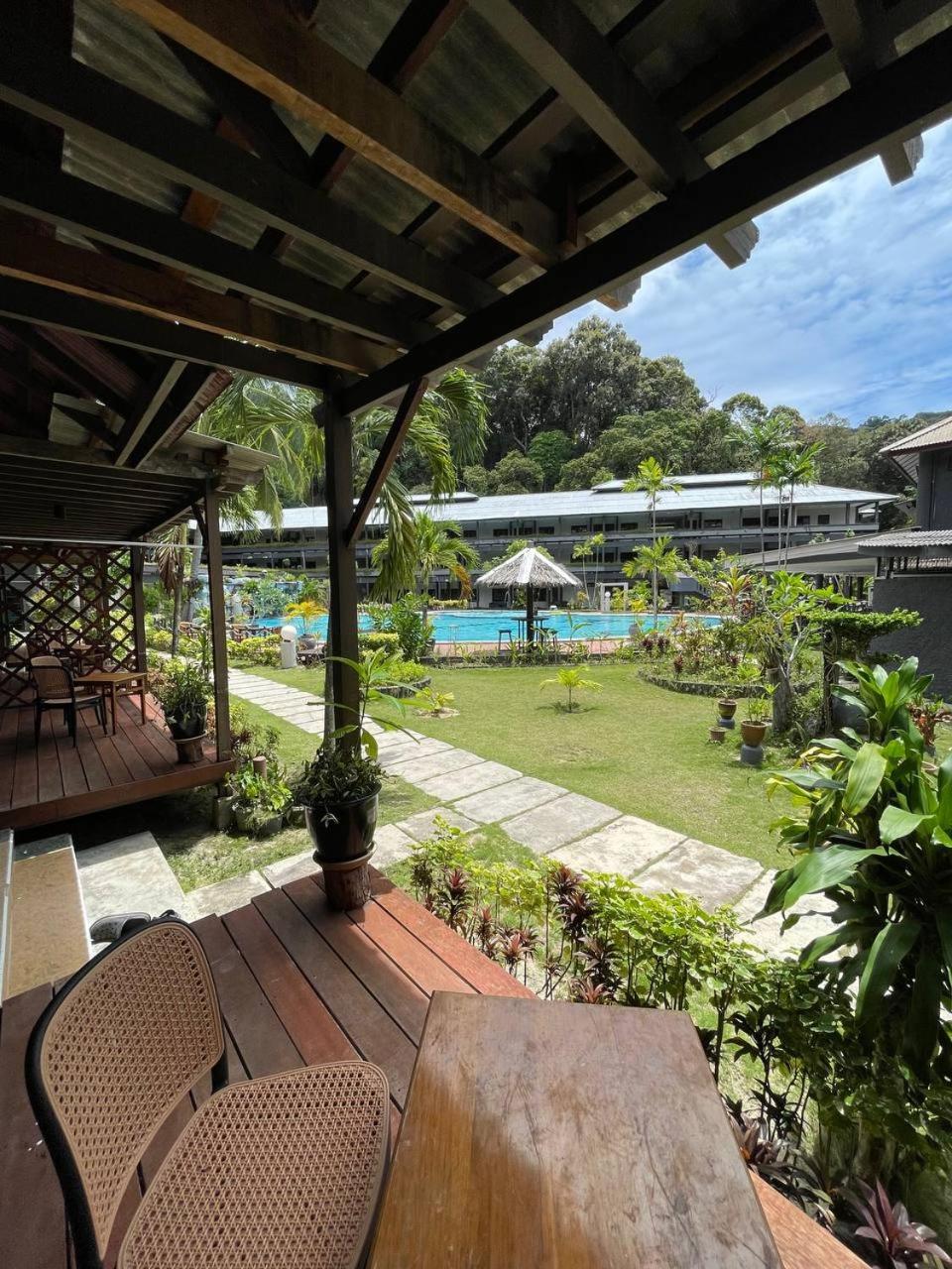 Beach Resort - Arwana Perhentian Besar Kampung Kuala Besut Exteriör bild