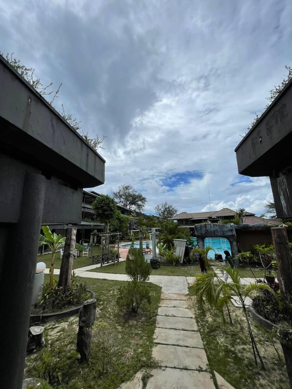 Beach Resort - Arwana Perhentian Besar Kampung Kuala Besut Exteriör bild