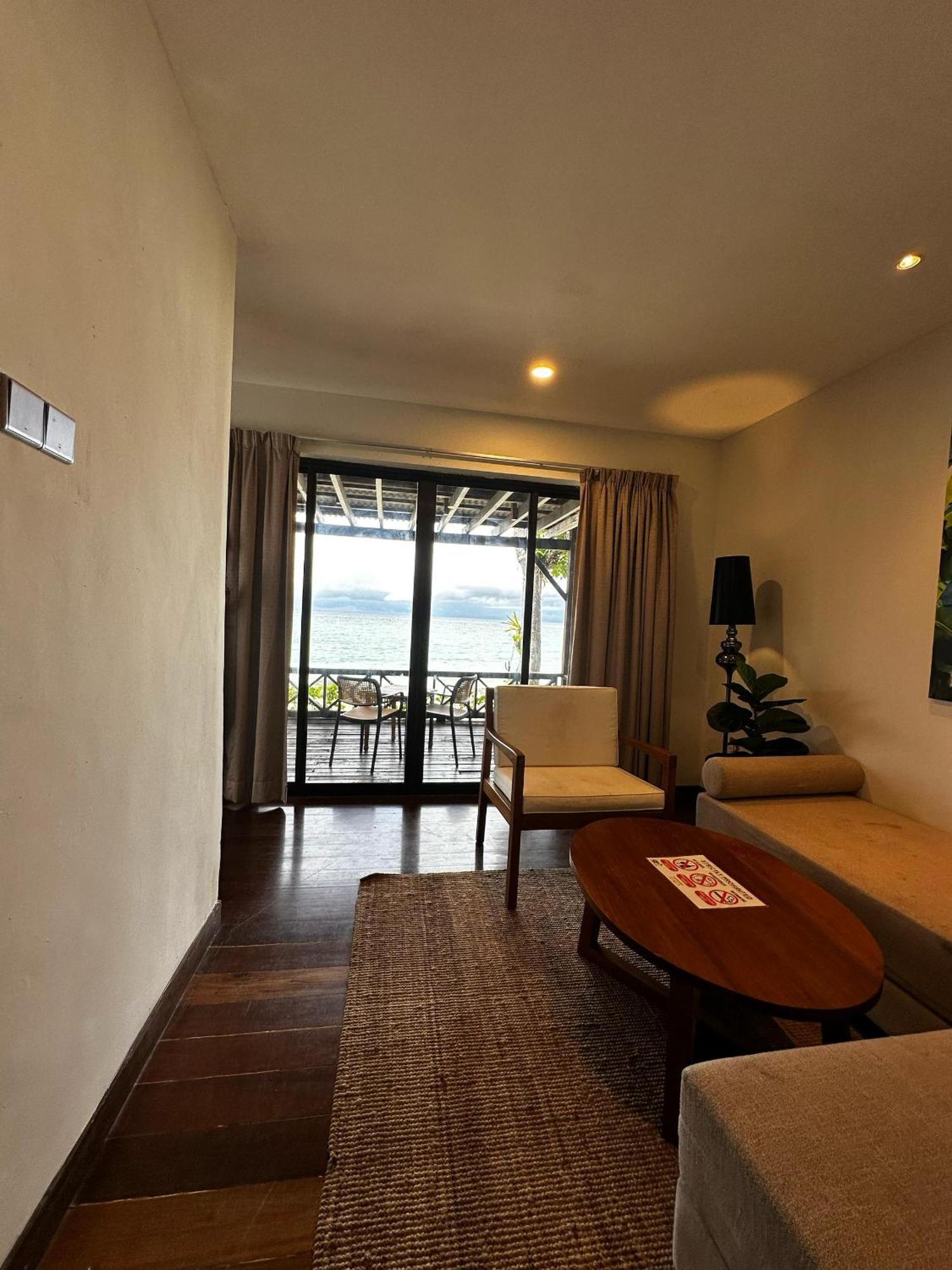 Beach Resort - Arwana Perhentian Besar Kampung Kuala Besut Exteriör bild