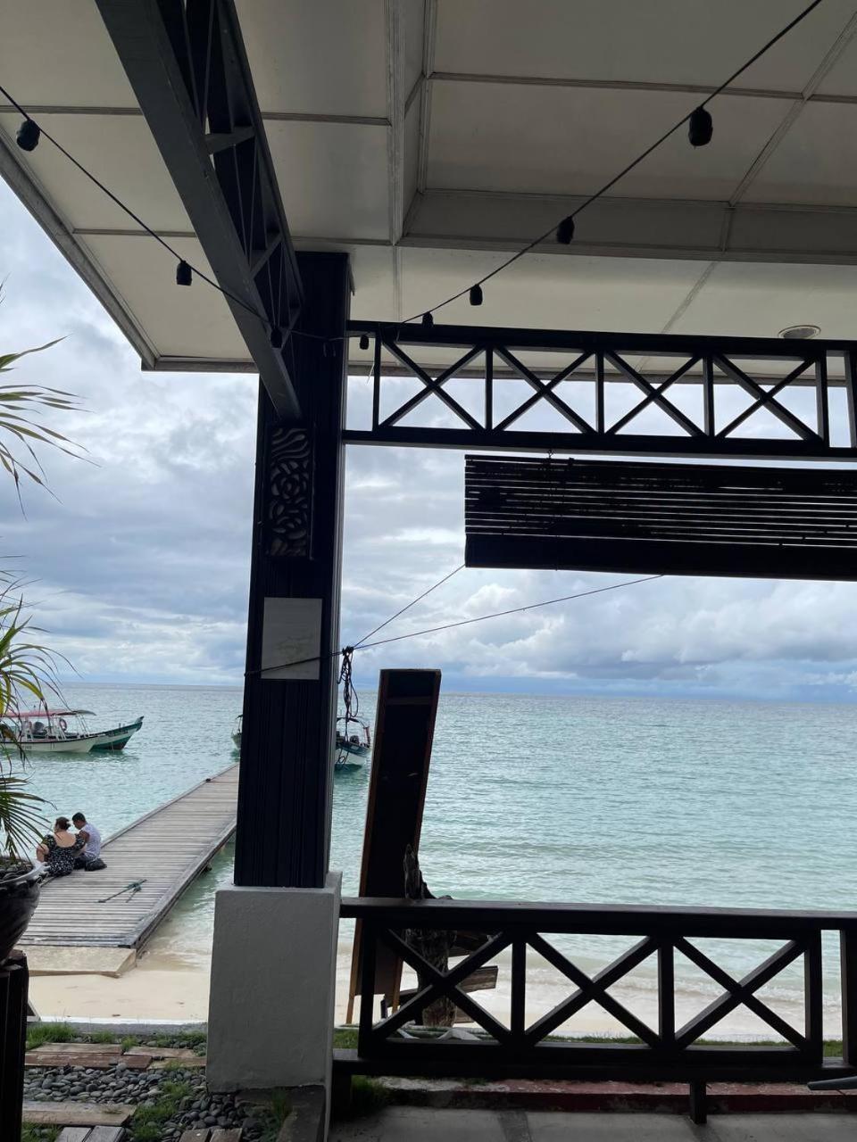Beach Resort - Arwana Perhentian Besar Kampung Kuala Besut Exteriör bild