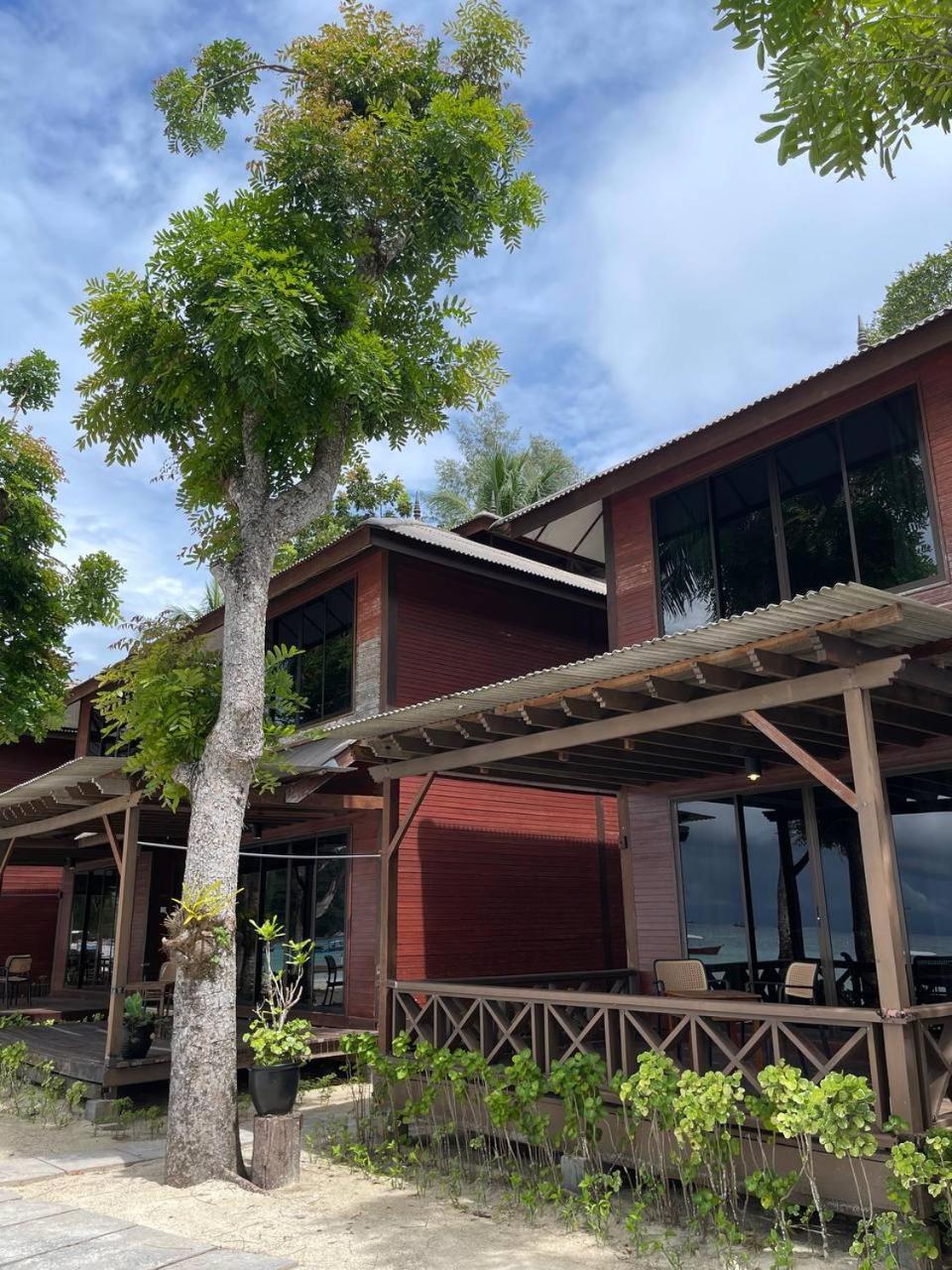 Beach Resort - Arwana Perhentian Besar Kampung Kuala Besut Exteriör bild